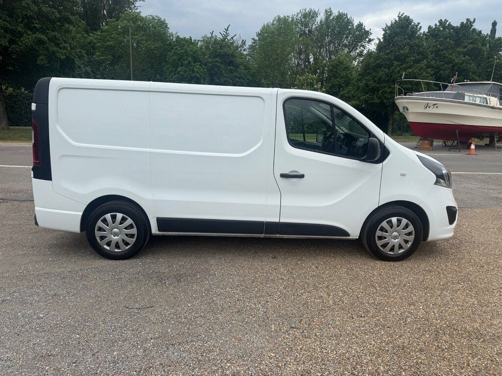 Vauxhall Vivaro 1.6 Cdti 2700 Sportive Panel Van KR68XRS White #5