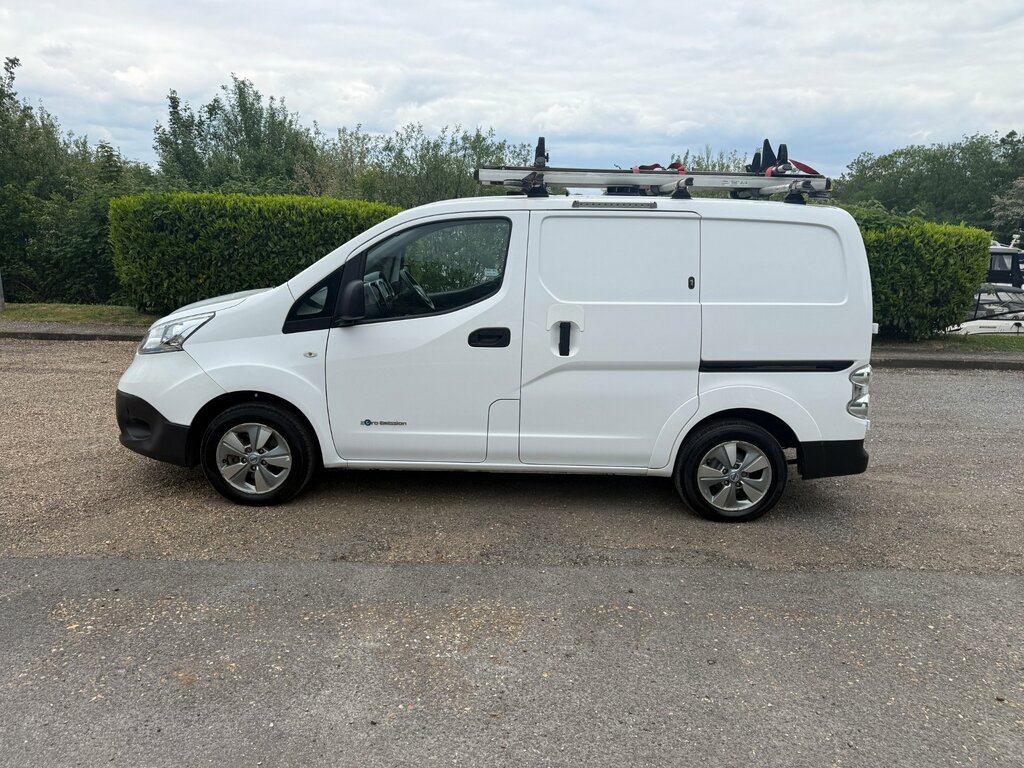 Nissan e-NV200 40Kwh Tekna Panel Van Swb Quick White #3