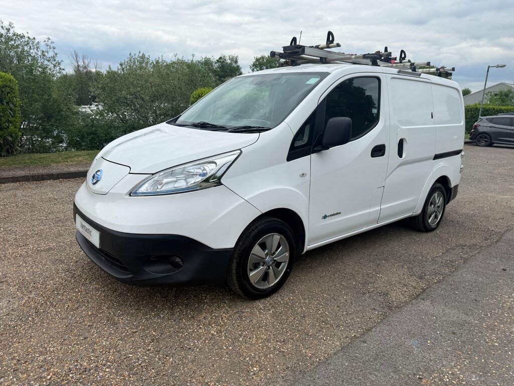 Nissan e-NV200 40Kwh Tekna Panel Van Swb Quick White