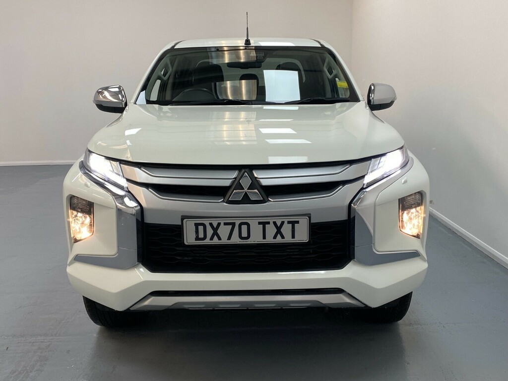 Mitsubishi L200 Di-d 4X4 Warrior 2.3L 150Ps DX70TXT White #2