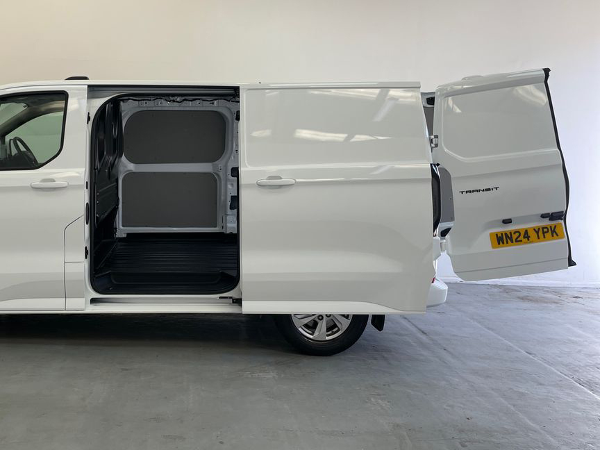 Ford Transit Custom 300 Limited L1 H1 Swb 2.0 Ecoblue 136Ps WN24YPK White #6