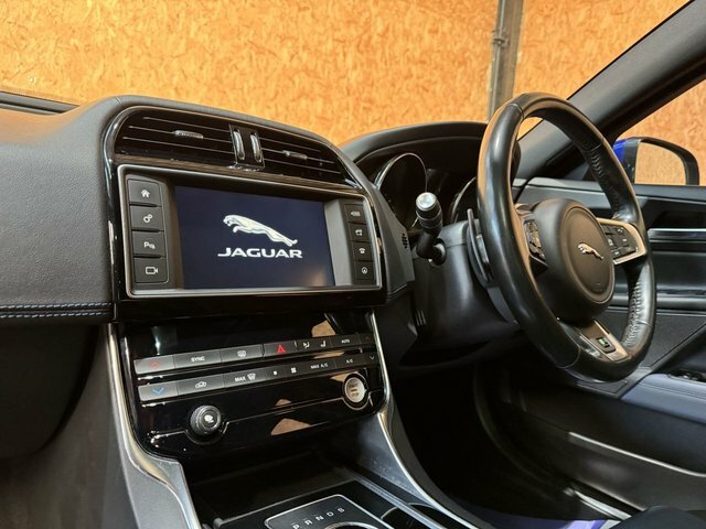 Jaguar XE 2.0D R-sport Saloon Euro 6 S S LS66JYY Blue #4