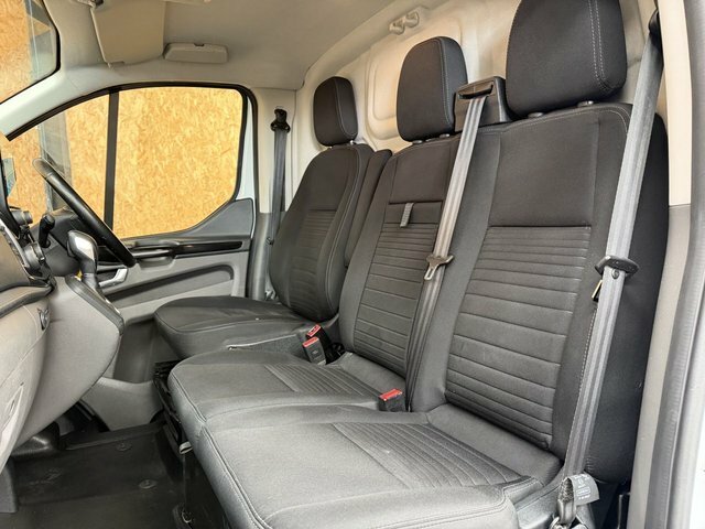 Ford Transit Custom 2.0 300 Ecoblue Limited Panel Van FM68GZS White #5