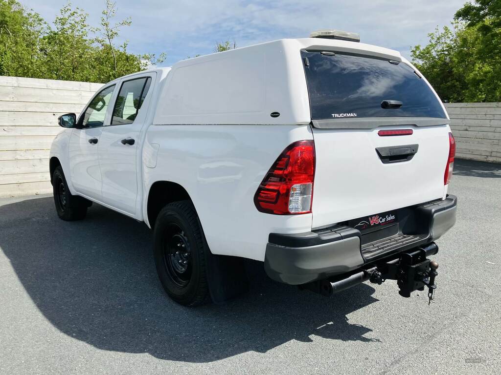 Toyota HILUX Active D Cab Pick Up 2.4 D-4d White #3