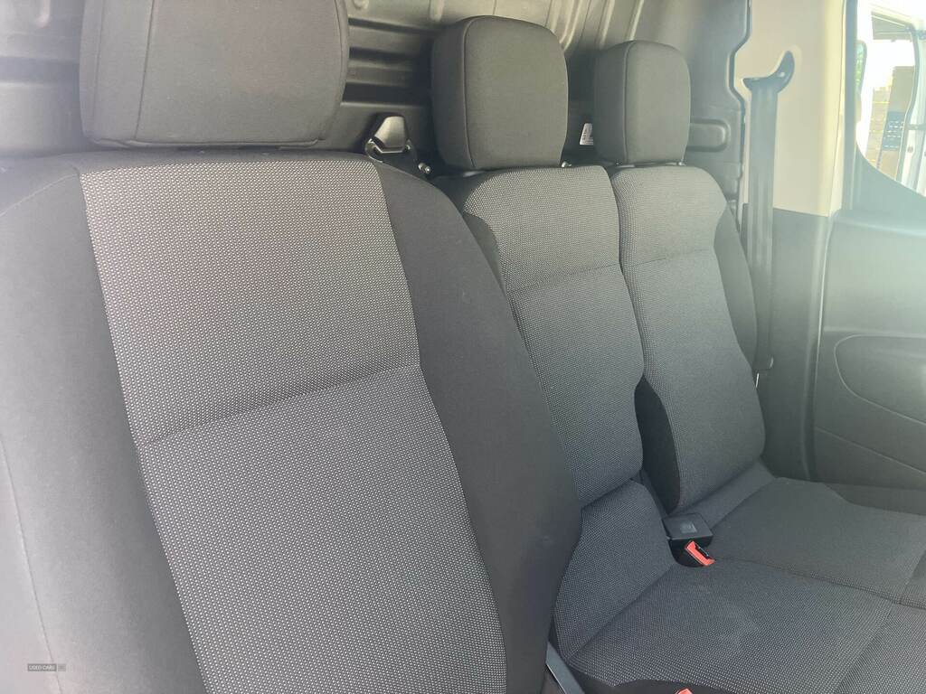 Vauxhall Combo 2000 1.5 Turbo D 100Ps H1 Sportive Van KW21TNJ White #2