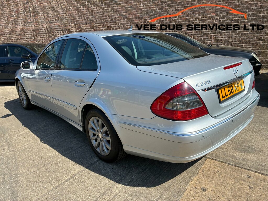 Mercedes-Benz E Class 2.1 E220 Cdi Elegance Saloon LL58KPV Silver #2