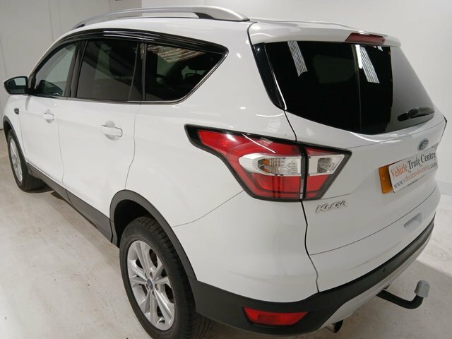 Ford Kuga 1.5 Tdci Titanium Suv Euro 6 S WUI3606 White #4