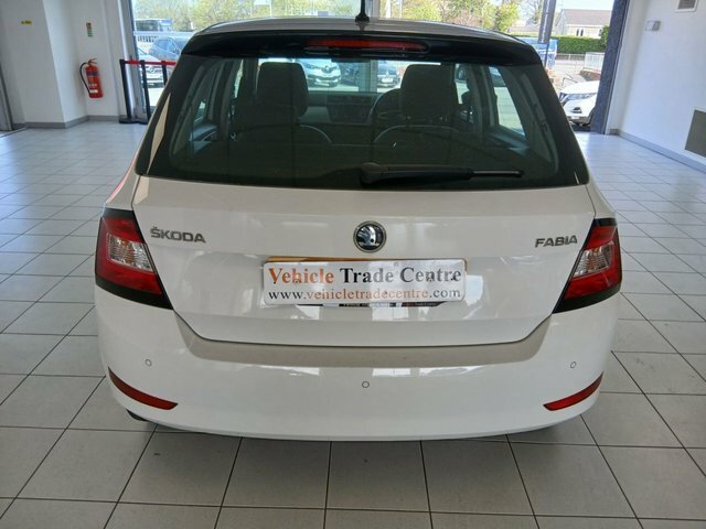 Skoda Fabia 1.0 Colour Edition Hatchback Eur KV68MKM White #5