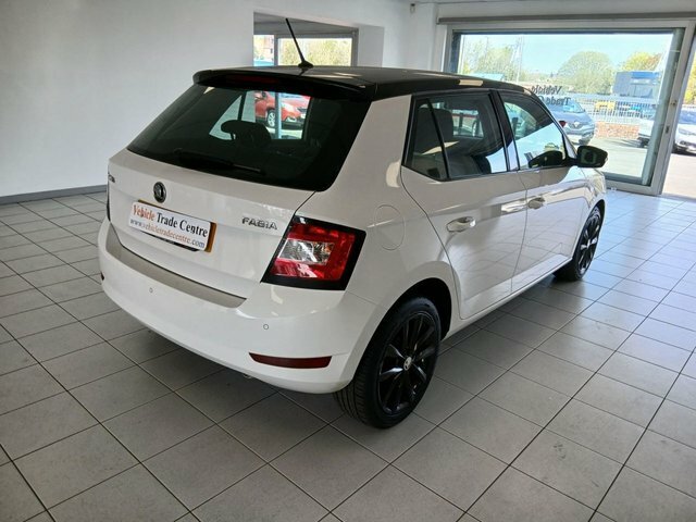 Skoda Fabia 1.0 Colour Edition Hatchback Eur KV68MKM White #4