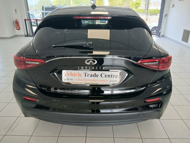 Infiniti Q30 1.5D Business Executive Hatchback Dct E MM16WZZ Black #5