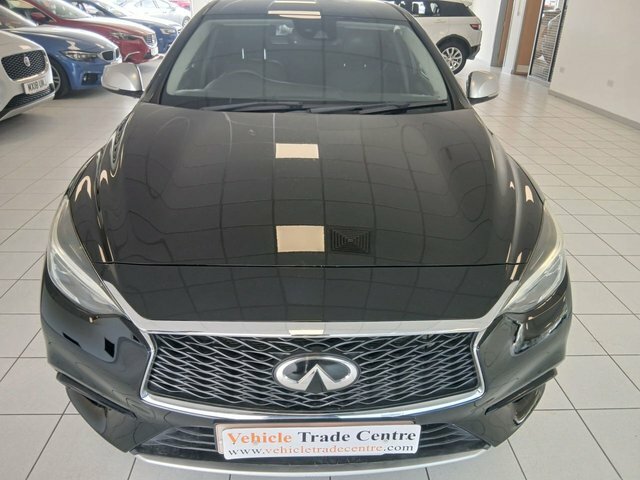 Infiniti Q30 1.5D Business Executive Hatchback Dct E MM16WZZ Black #2
