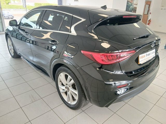 Infiniti Q30 1.5D Business Executive Hatchback Dct E MM16WZZ Black #6
