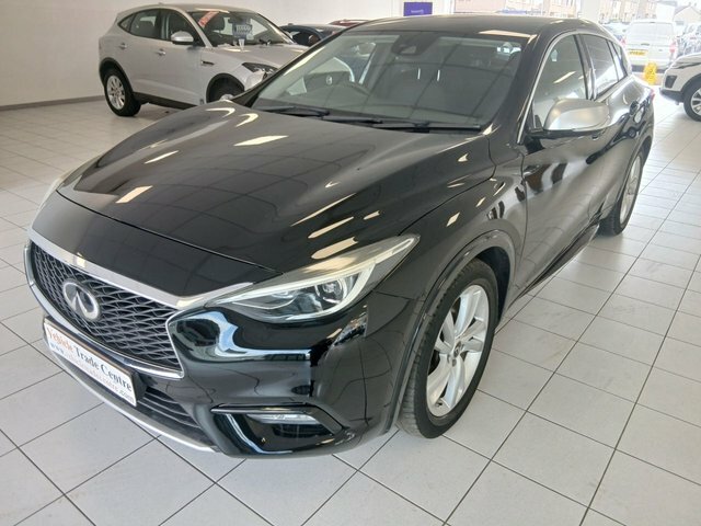 Infiniti Q30 1.5D Business Executive Hatchback Dct E MM16WZZ Black #3