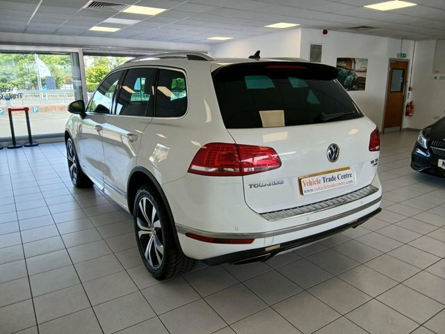 Volkswagen Touareg 3.0 Tdi V6 Bluemotion Tech R-line Suv T RJ15PNU White #5