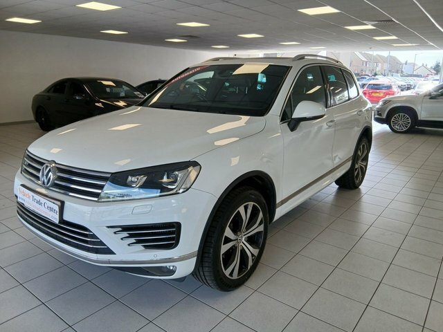 Volkswagen Touareg 3.0 Tdi V6 Bluemotion Tech R-line Suv T RJ15PNU White #3