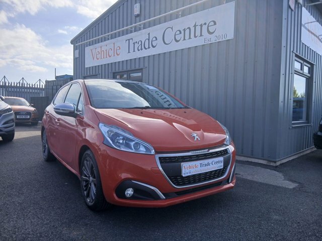 Peugeot 208 1.2 Puretech Allure Hatchback Eu Orange