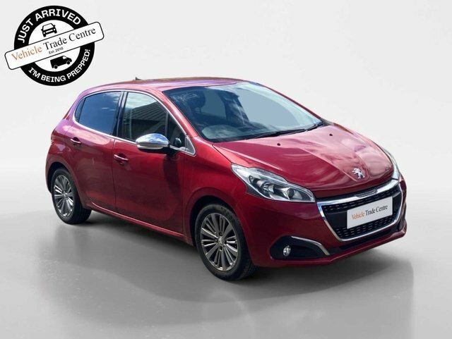 Peugeot 208 1.2 Puretech Allure Hatchback Eu Red