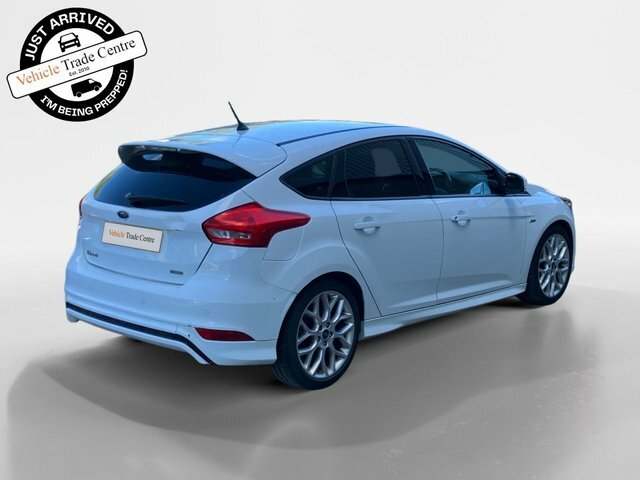 Ford Focus 1.0T Ecoboost St-line Hatchback SY18OZW White #3