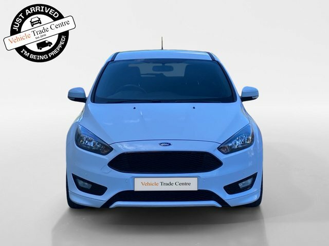 Ford Focus 1.0T Ecoboost St-line Hatchback SY18OZW White #2