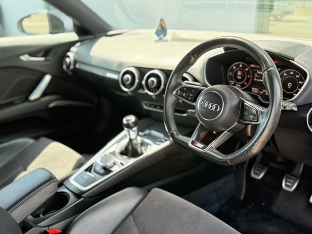 Audi TT 2017 2.0 Tdi Ultra Black Edition Coupe Black #2