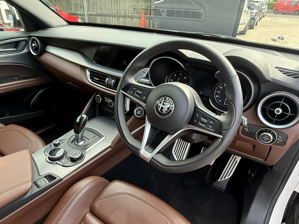 Alfa Romeo Stelvio 2.2L Milano Edizione White #6