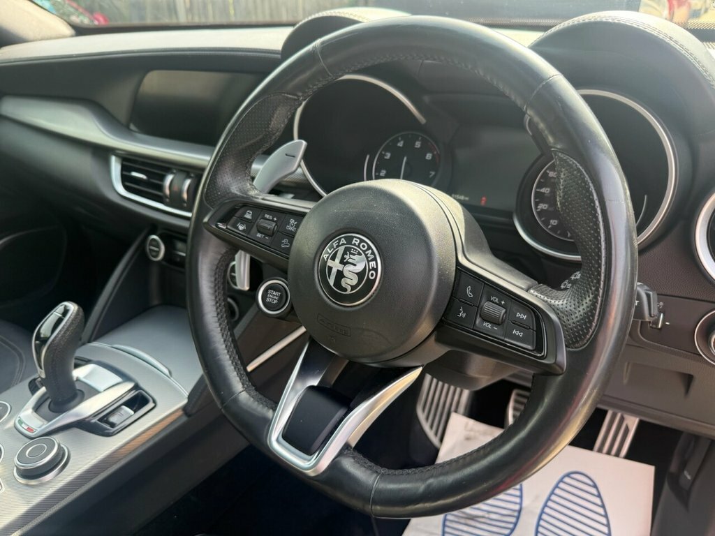Alfa Romeo Stelvio Suv GL69VXN Red #3