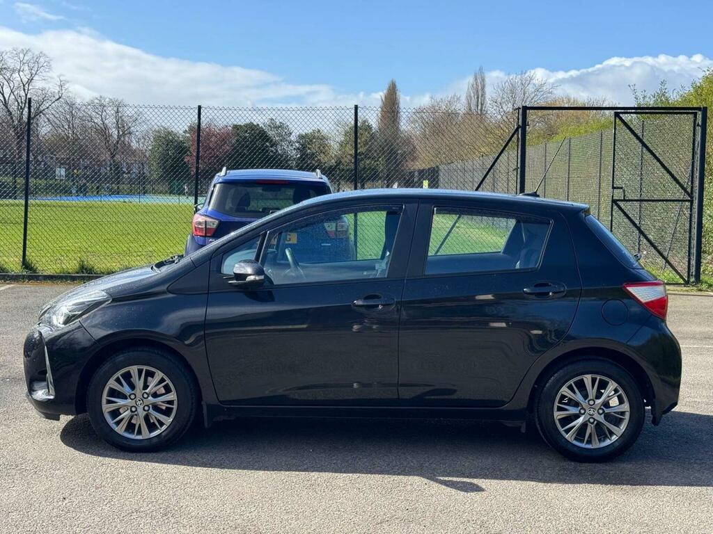 Toyota Yaris 1.5 Vvt-i Icon Euro 6 YNZ2306 Black #6