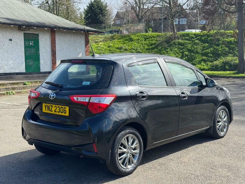Toyota Yaris 1.5 Vvt-i Icon Euro 6 YNZ2306 Black #4