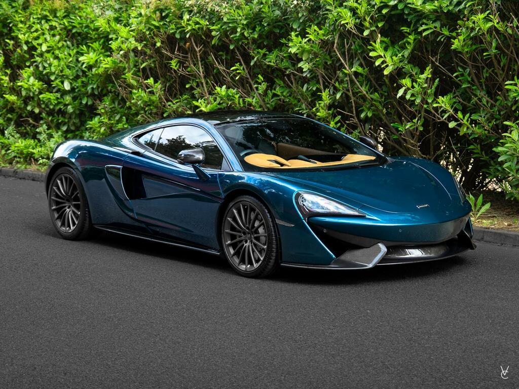 McLaren 570GT Blue Blue