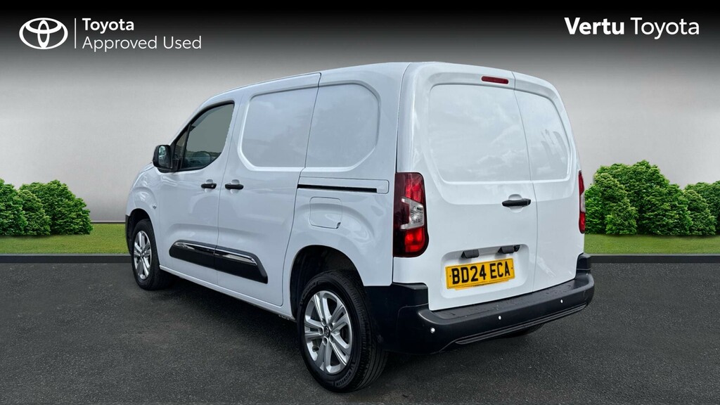 Toyota Proace City Design White #4