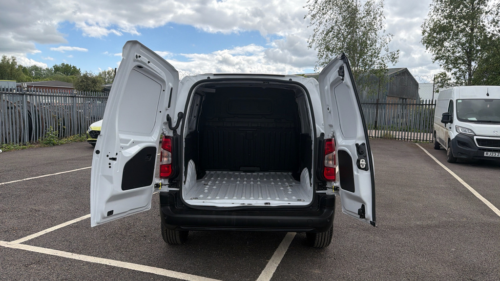 Peugeot Partner Professional White #4