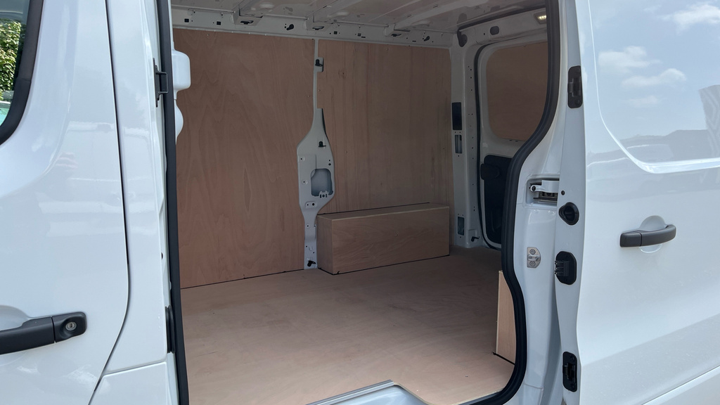 Renault Trafic Extra White #5