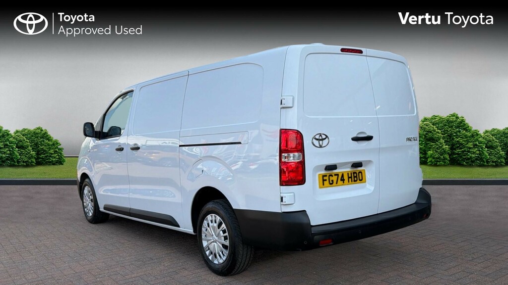 Toyota PROACE Icon White #4