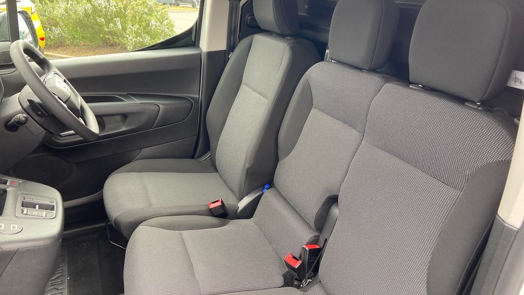 Vauxhall Combo-e Life Pro YB26OAL White #2