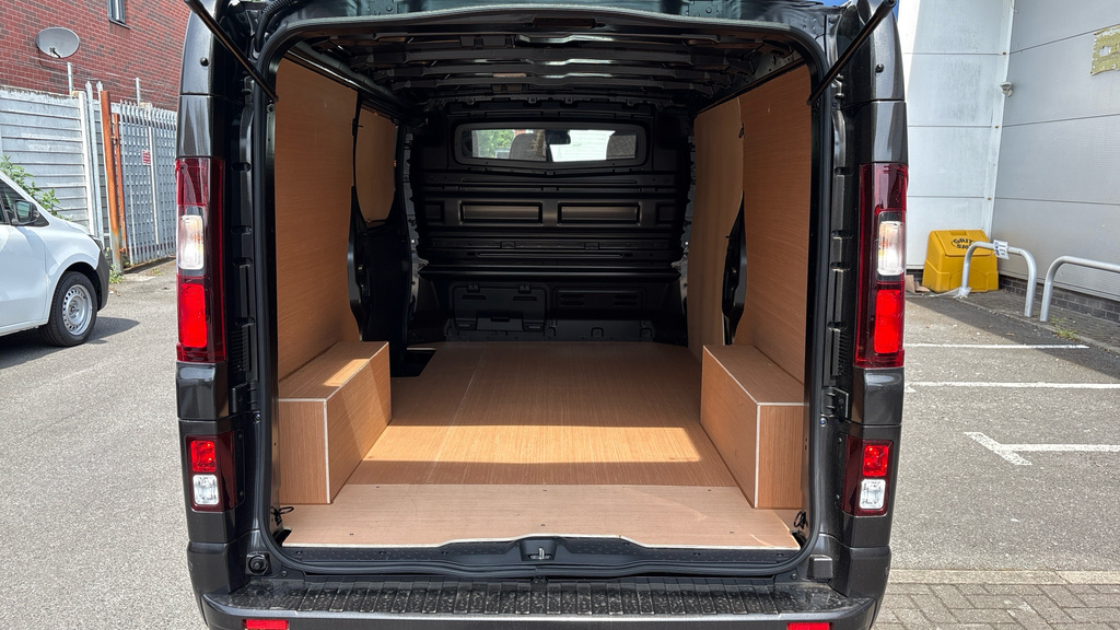Renault Trafic Extra Sport FP26TXU Black #4
