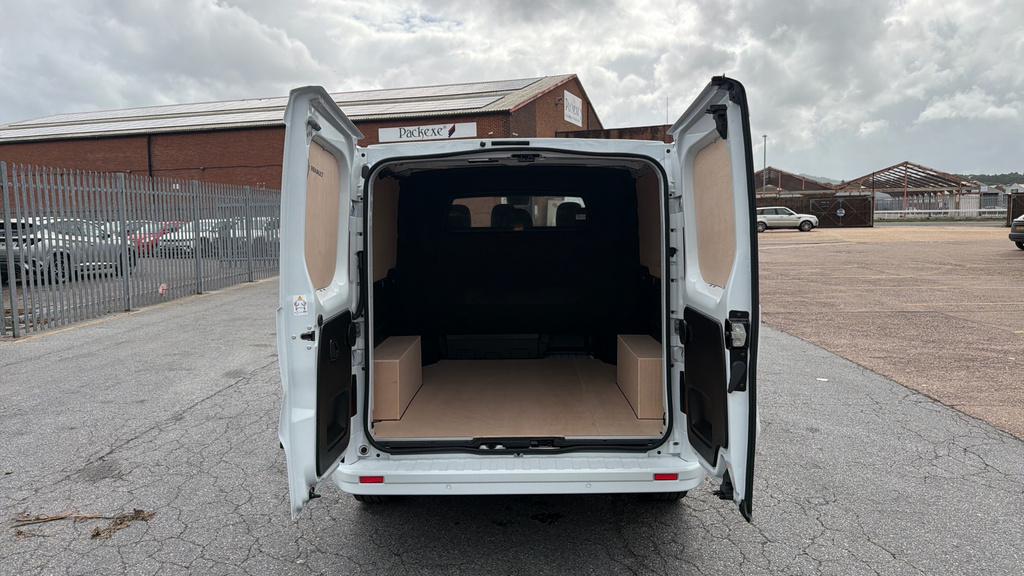 Renault Trafic Extra Sport YE26RHK White #3