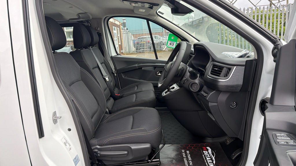 Renault Trafic Extra Sport YE26RHK White #6
