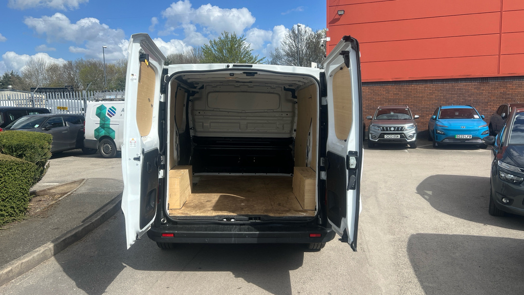 Renault Trafic Business White #3