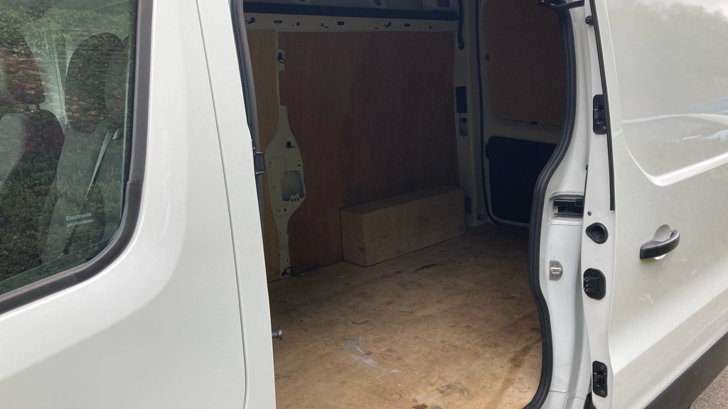 Renault Trafic Business VN72PJV White #5