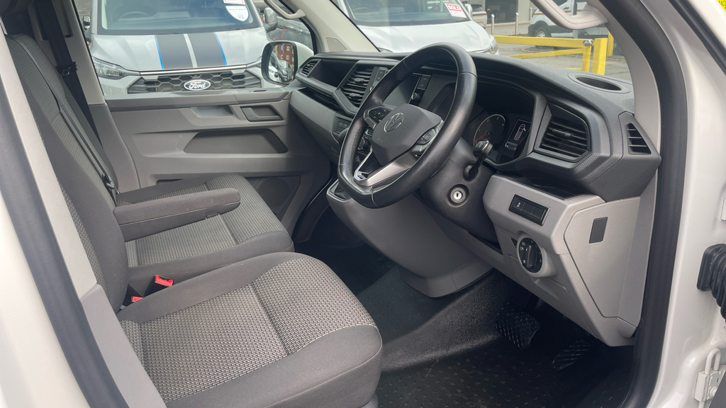 Volkswagen Transporter Highline White #4