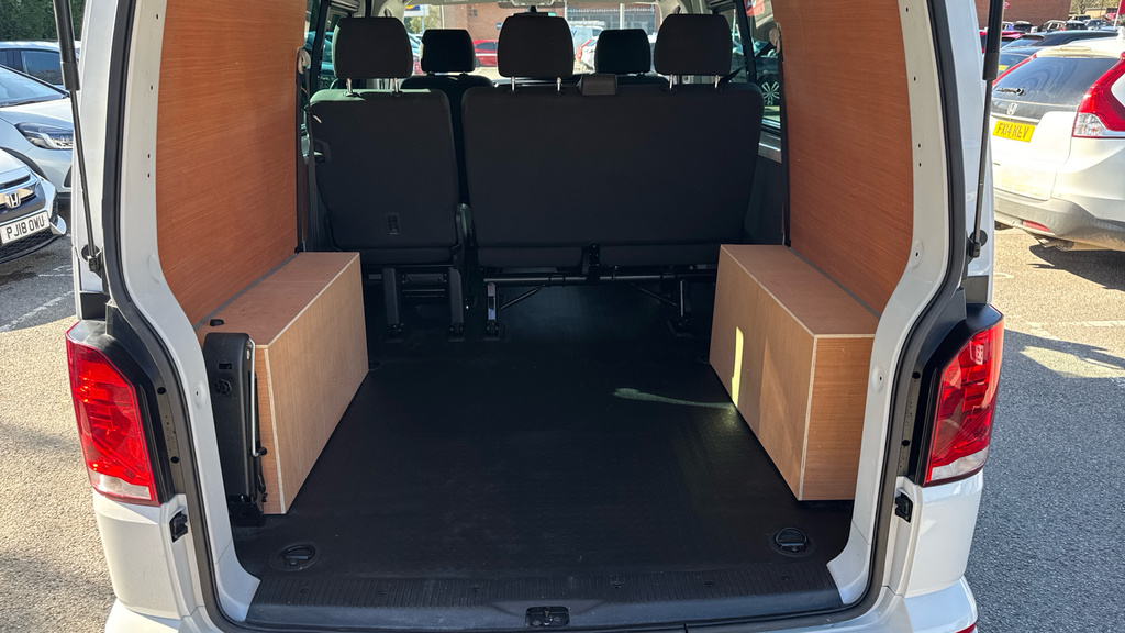 Volkswagen Transporter Highline OY24HJX White #4