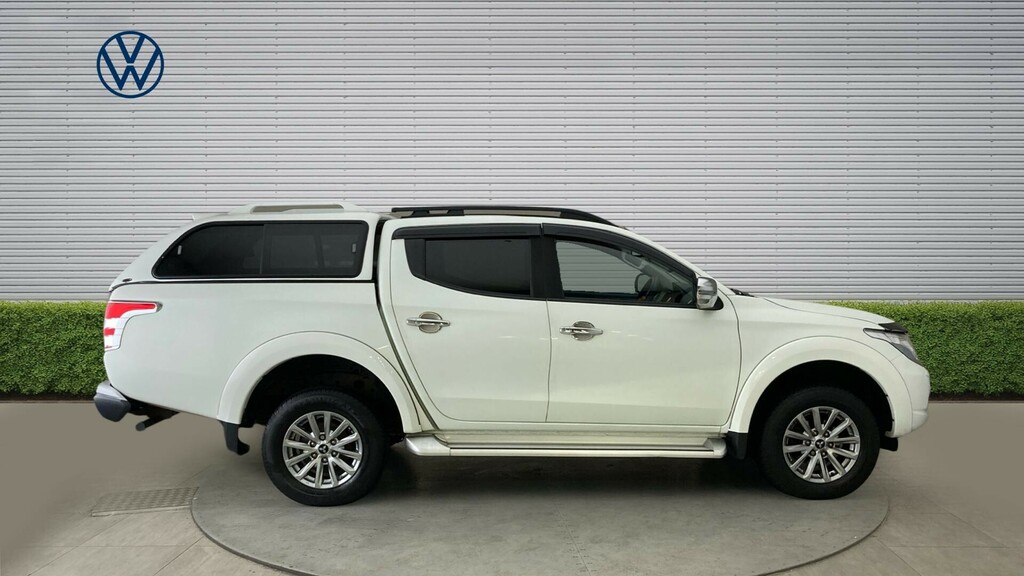 Mitsubishi L200 Pickup DY68HBH White #4