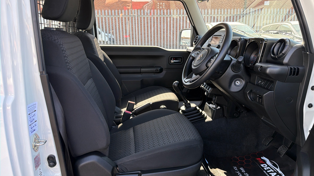 Suzuki Jimny Commercial GSZ6164 White #4