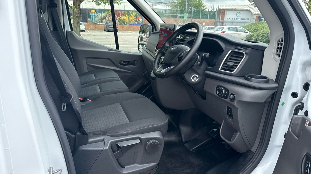 Ford Transit Custom Limited WN75GYF White #4