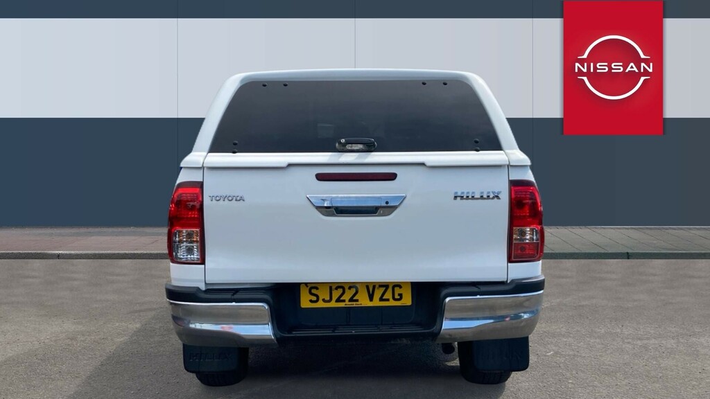 Toyota HILUX Icon White #5
