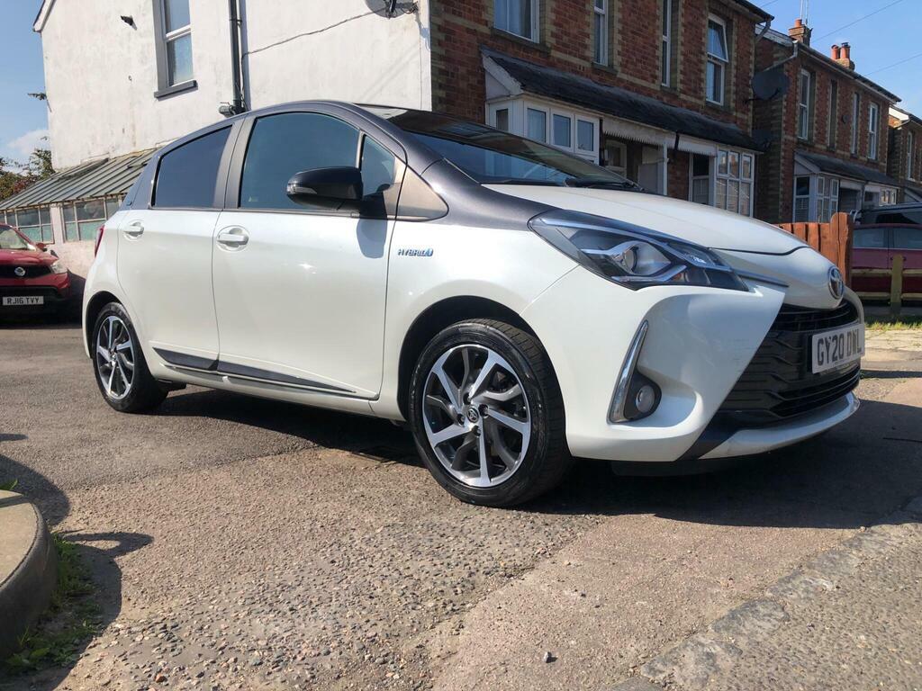 Toyota Yaris 1.5 Vvt-h Y20 Bi-tone E-cvt Euro 6 S S White