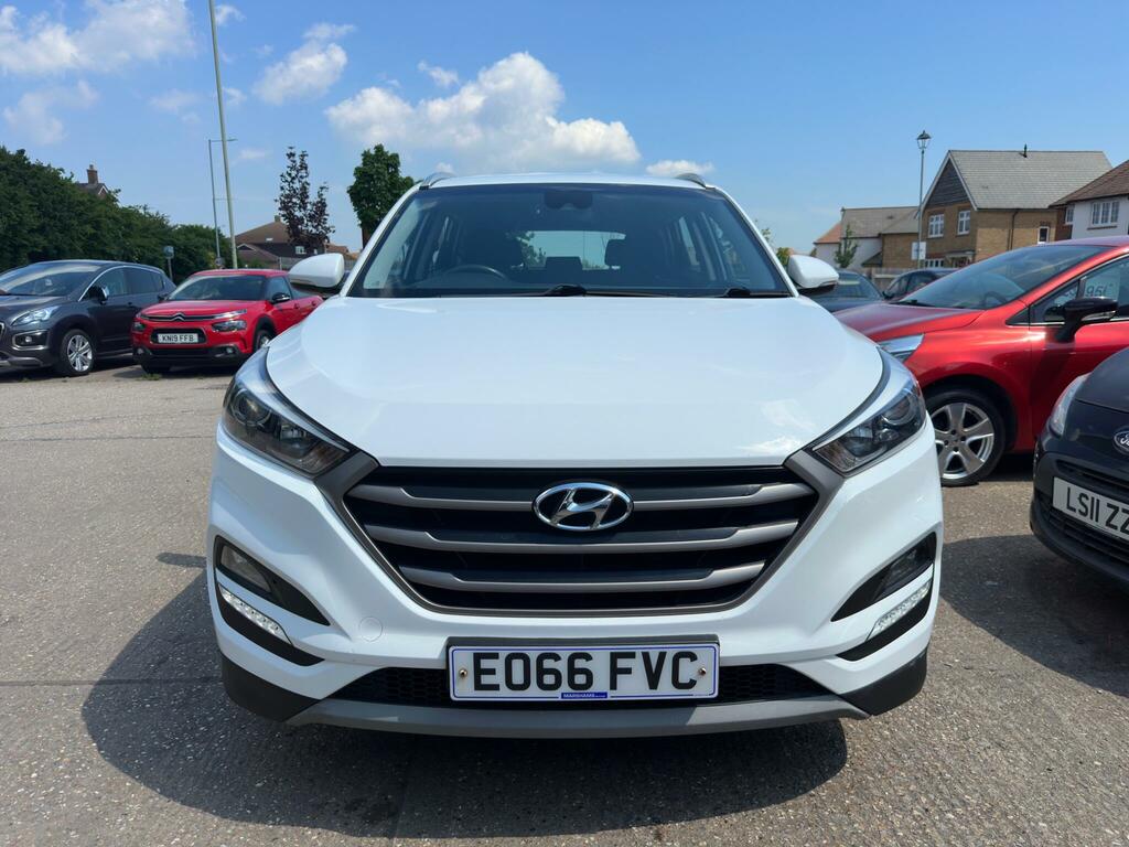 Hyundai Tucson 1.7 Crdi Blue Drive Se Nav Euro 6 Ss E066FVC White #6