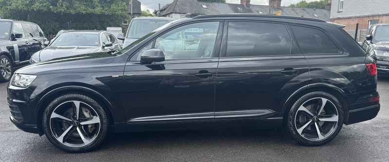 Audi Q7 3.0 Tdi V6 Black SC18FZA Black #2