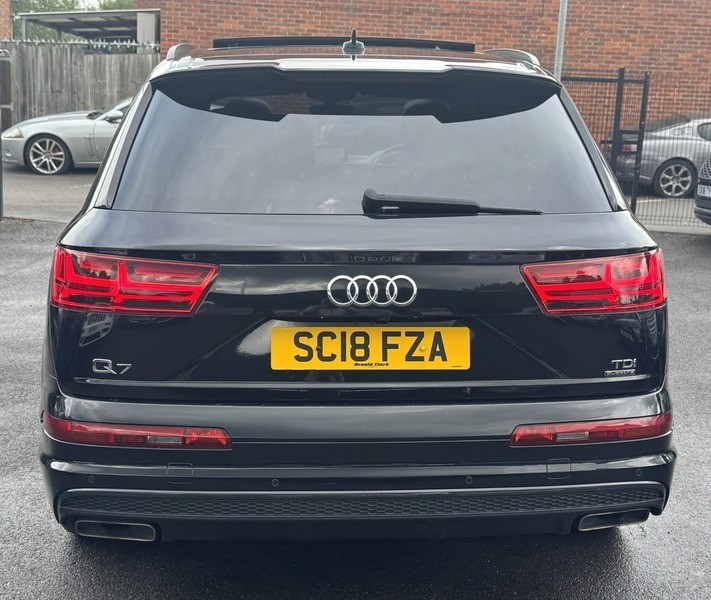 Audi Q7 3.0 Tdi V6 Black SC18FZA Black #4