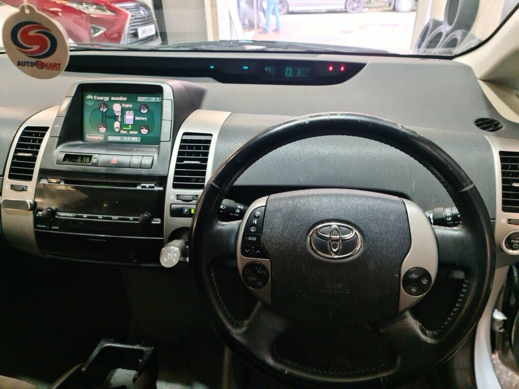 Toyota Prius 1.5 T4 Cvt Silver #19